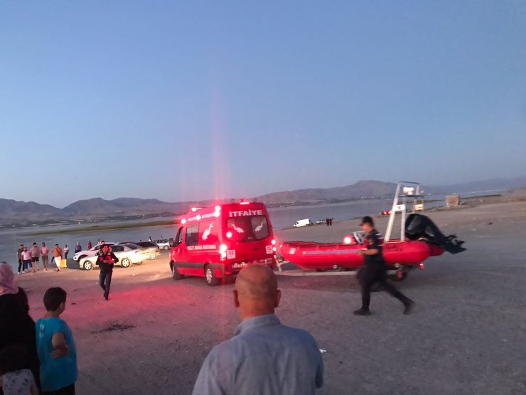 Baraja düşen kardeşini kurtardı, kendisi boğuldu