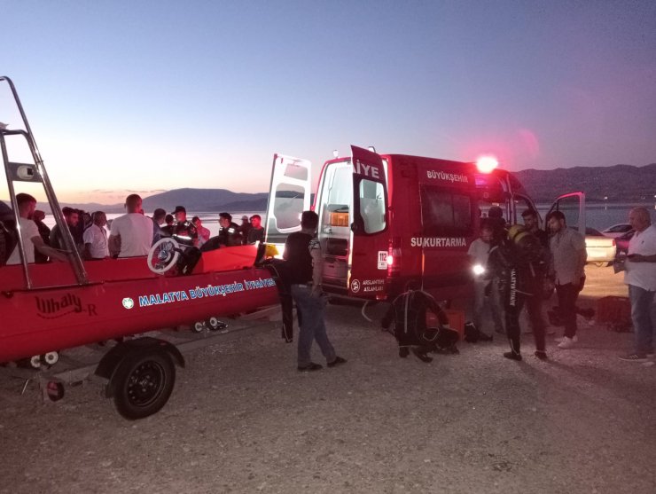 Baraja düşen kardeşini kurtardı, kendisi boğuldu