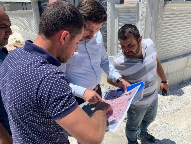 Başkan Hasan Kılca sahadaki çalışmaları yakından takip ediyor