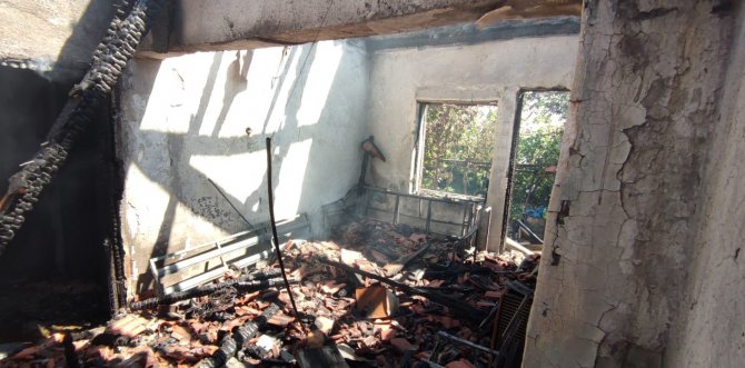 Çankırı’da korkutan yangın: İki ev kullanılamaz hale geldi