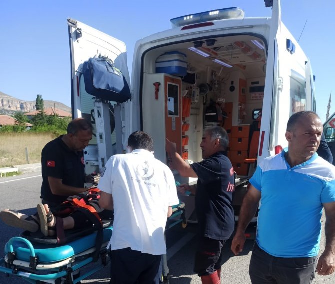 Cenaze yolunda feci kaza: 3 ölü, 2 yaralı