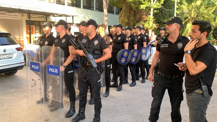 Düğünde ‘halay’ kavgası, hastane önünde devam etti: 5 yaralı