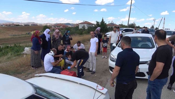 Feci kaza, iki otomobil kafa kafaya çarpıştı: 10 yaralı