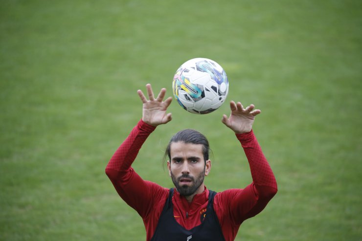Galatasaray'ın yeni transferi Sergio Oliveira kampa katıldı