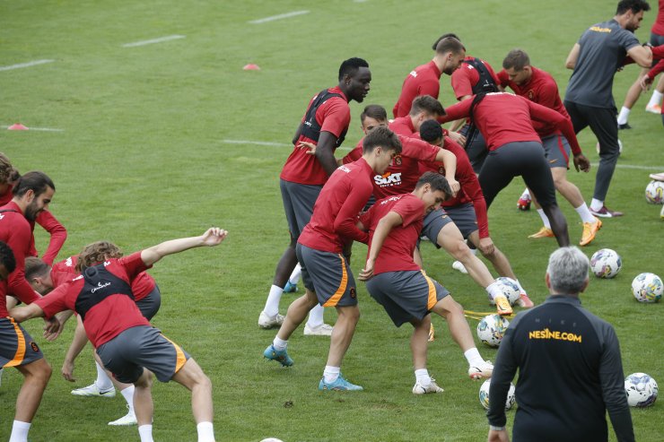 Galatasaray'ın yeni transferi Sergio Oliveira kampa katıldı