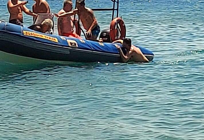 Genç kadın denizde boğuldu