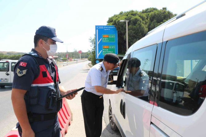 Jandarma ekipleri bayramda trafik denetimlerini arttırdı