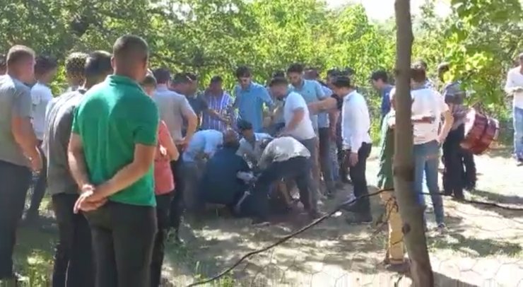 Kalp krizi geçiren 'halay başı' kaldırıldığı hastanede öldü