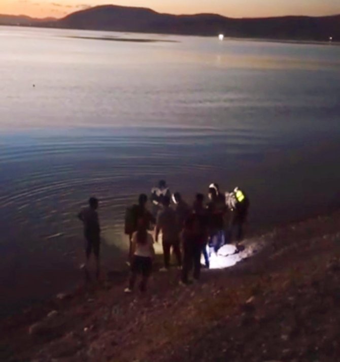 Kardeşini kurtarmak isterken boğuldu