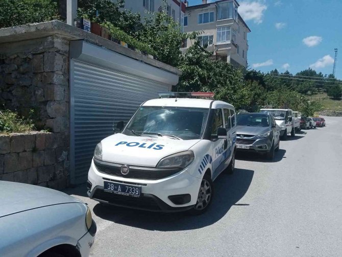 Kayseri’de şüpheli ölüm! Yaşadığı evinde ölü olarak bulundu