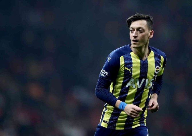 Mesut Özil, Başakşehir’le anlaştı