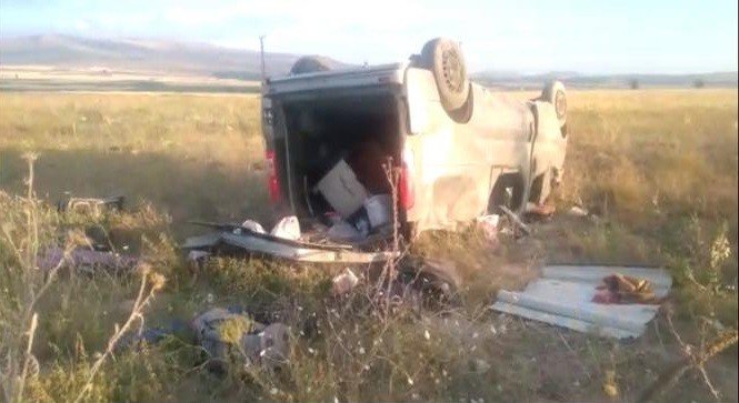 Nevşehir’de takla atan araç tarlaya uçtu: 1 ölü, 4 yaralı