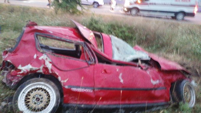 Otomobil şarampole devrildi: 1 ölü