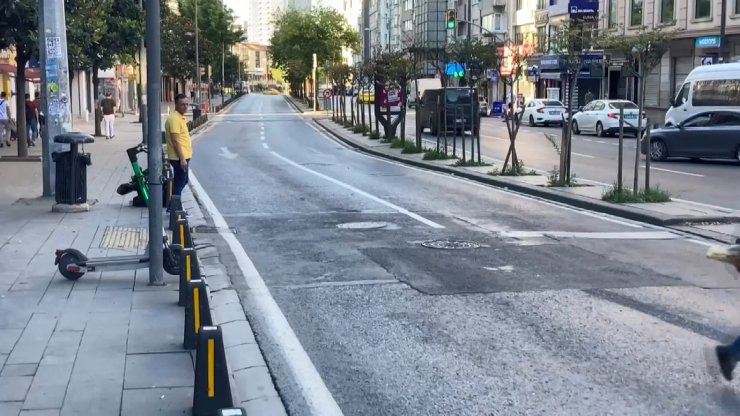 Otomobilin çarptığı skuterli öldü