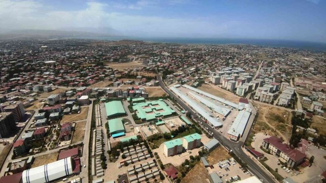 Polisin havadan ve karadan denetimleri devam ediyor