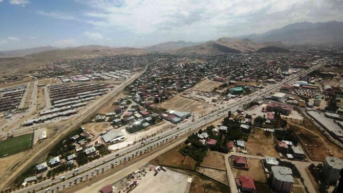 Polisin havadan ve karadan denetimleri devam ediyor