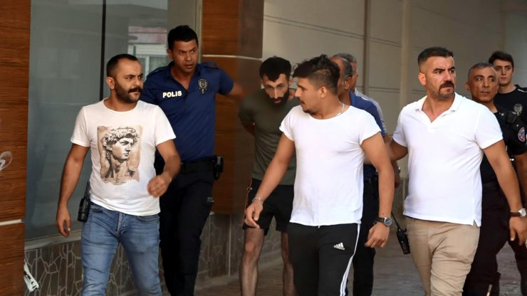 Polisin zor anlar yaşattı... 5 yeğeni ve engelli kız kardeşini rehin aldı