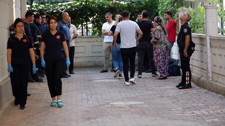 Polisin zor anlar yaşattı... 5 yeğeni ve engelli kız kardeşini rehin aldı