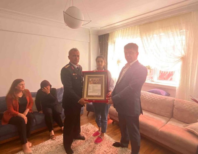 Şehadet beratı şehit ailesine teslim edildi