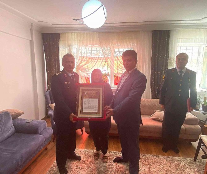 Şehadet beratı şehit ailesine teslim edildi