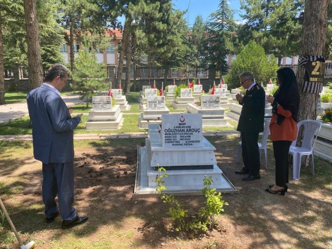 Şehadet beratı şehit ailesine teslim edildi