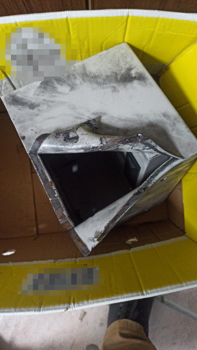 Çaldığı kasayla birlikte yakalandı