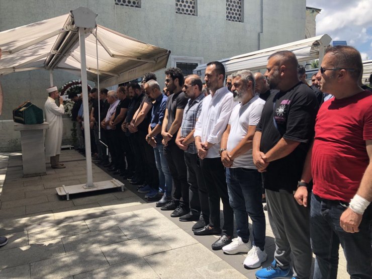 Türkücü Ceylan'ın acı günü