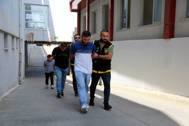 Çocukların topunun otomobile çarpması ortalığı karıştırdı! 6 yaralı