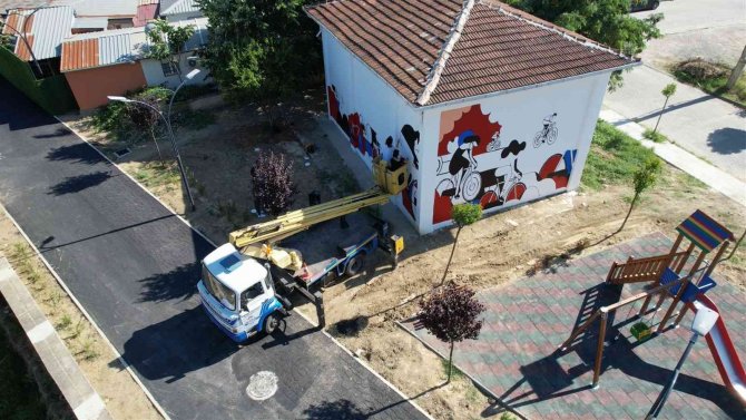 Duvarlar tuvali sokaklar sergisi oldu