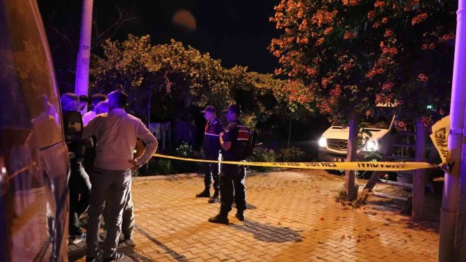 Evi terk eden karısı ile evlilik planı yaptığı kişiyi öldüren koca yakalandı