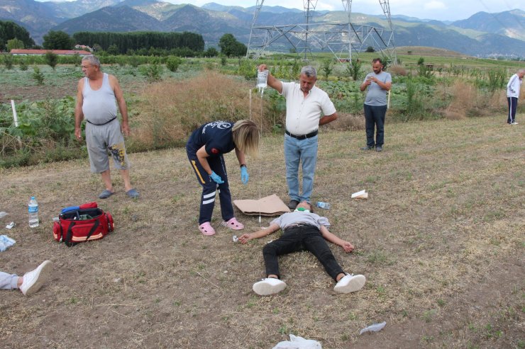 Hafif ticari araç şarampole devrildi: 5 yaralı