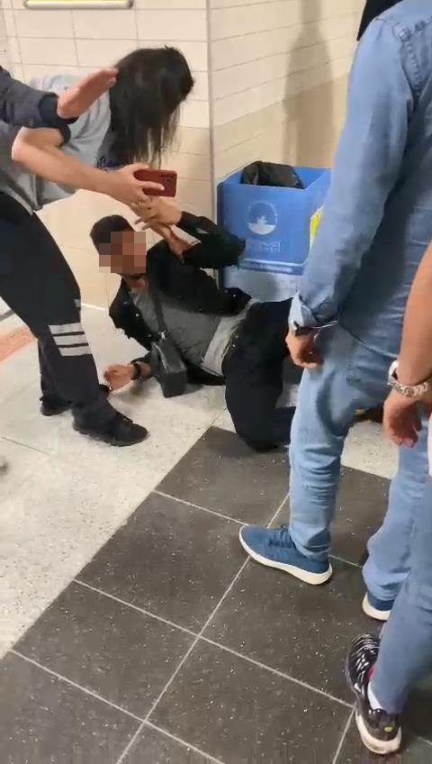 Kadınların fotoğraflarını çektiği iddiasıyla darbedildi