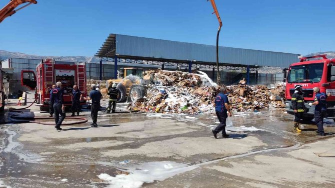 Kahramanmaraş’ta kağıt tesisinde yangın