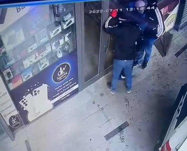 Kar maskeli 5 hırsız 700 bin TL’lik vurgun