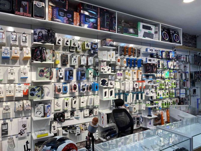 Kar maskeli 5 hırsız 700 bin TL’lik vurgun