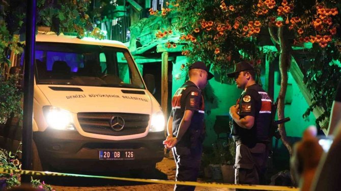 Katiliyle aynı karede