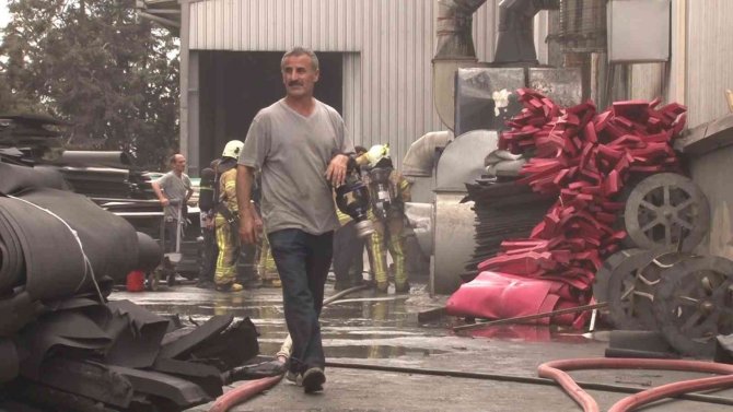 Kauçuk fabrikasında çıkan yangın söndürüldü