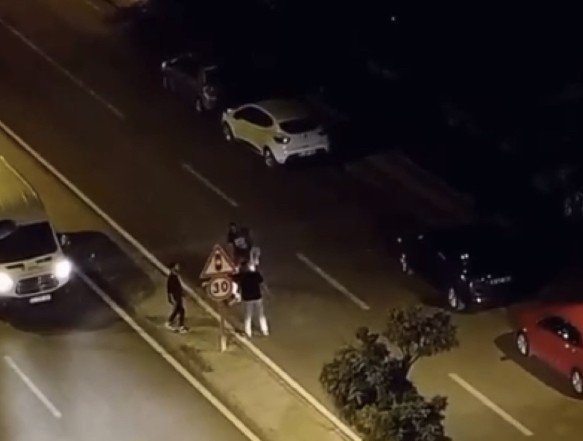 ’Laf atma’ tartışması kavgaya döndü