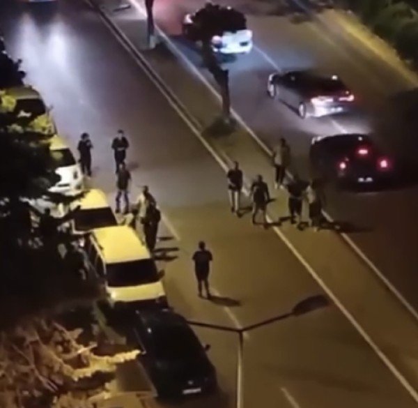 ’Laf atma’ tartışması kavgaya döndü