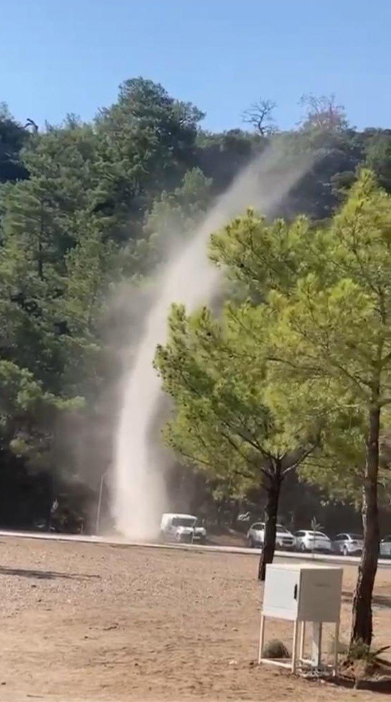 Mesire alanında hortum şaşkınlığı