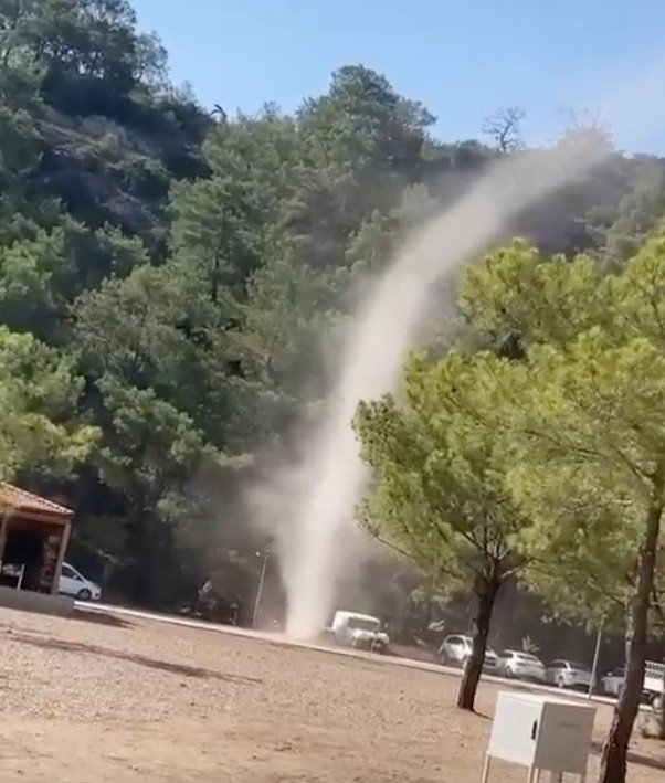 Mesire alanında hortum şaşkınlığı