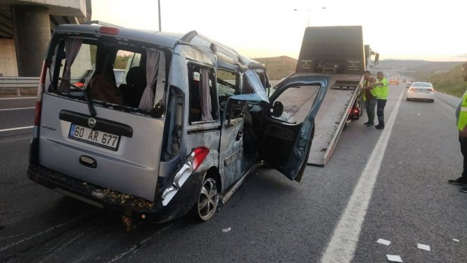 Otomobil defalarca takla attı: 4 yaralı