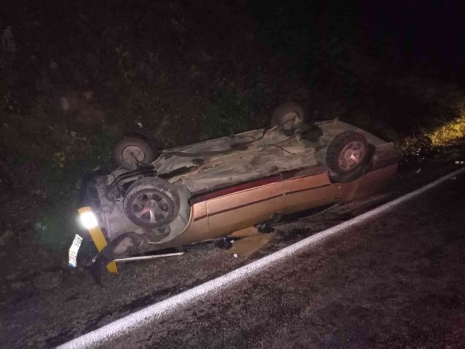 Otomobil şarampole devrildi: 4 yaralı