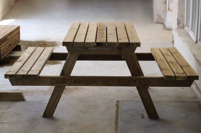 Piknik masaları meslek lisesi öğrencilerinden