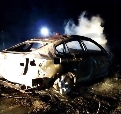 Seyir halindeyken alev alan otomobil küle döndü