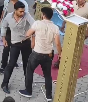 Sokak düğününde havaya ateş eden maganda gözaltına alındı