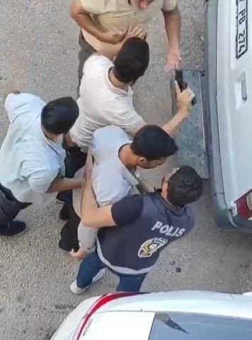 Sokak düğününde havaya ateş eden maganda gözaltına alındı