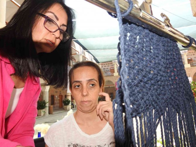 Türkiye geç tanıştığı makrome sanatını çok sevdi