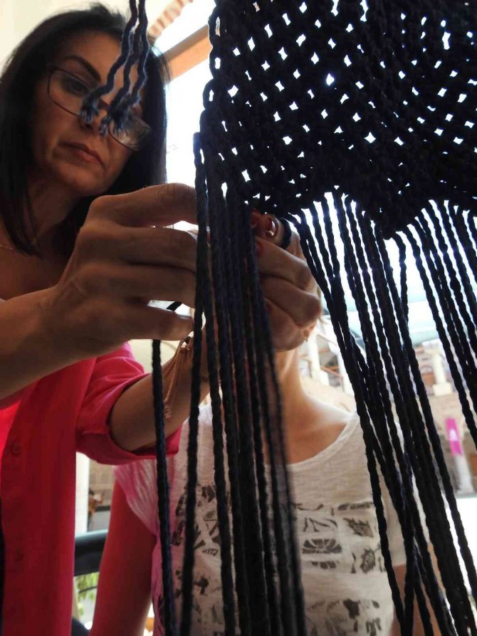 Türkiye geç tanıştığı makrome sanatını çok sevdi