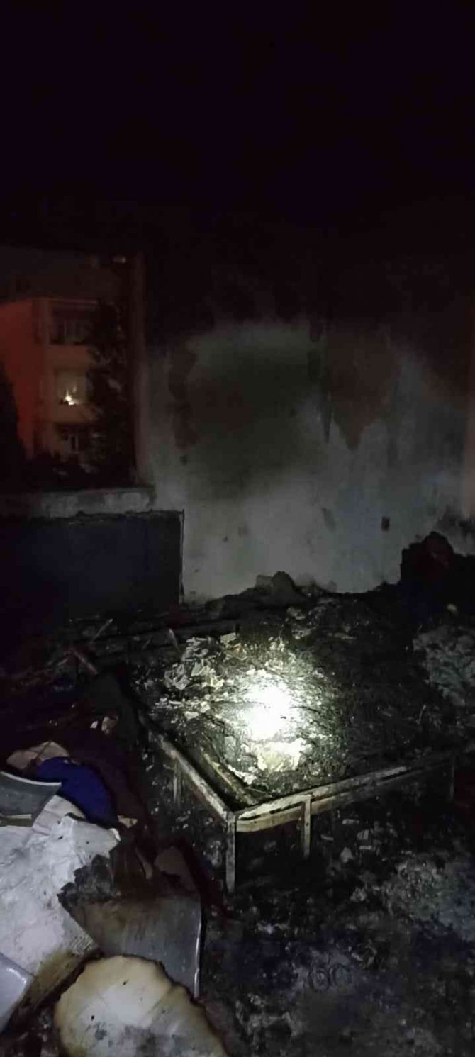 Van’da ev yangını maddi hasara yol açtı